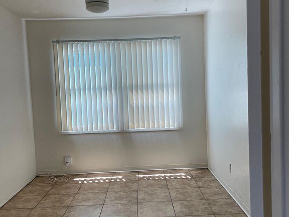 5th image of 758 York Ct