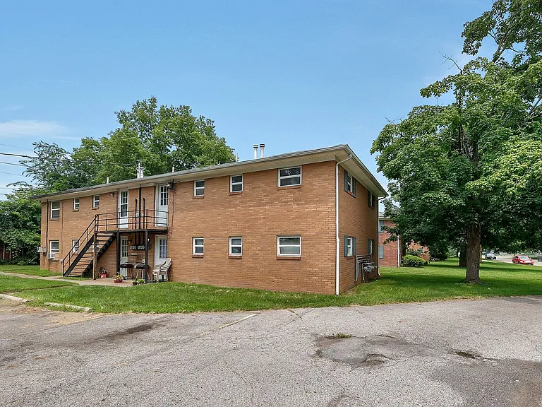 187 Currier Dr — Photo 21