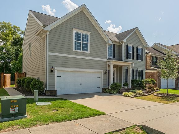 3rd image of 215 Creekstone Blvd
