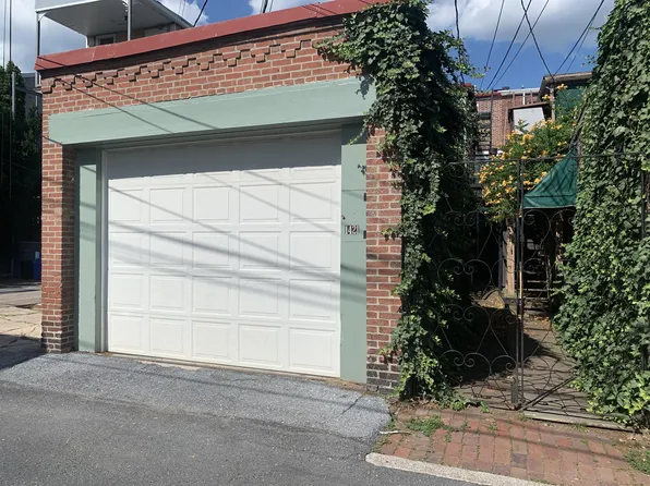 1421 Lawton St, Harrisburg, PA 17102