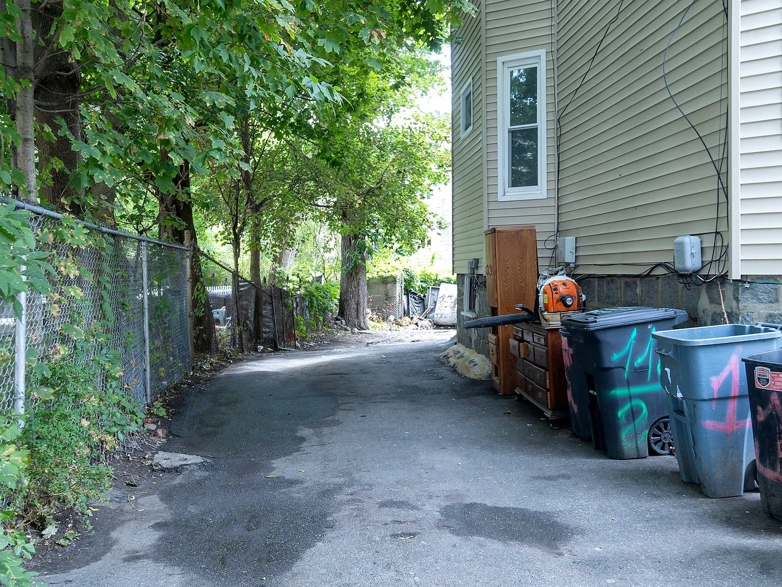 4 bed, 1400 sqft, $4,500 — Photo 3