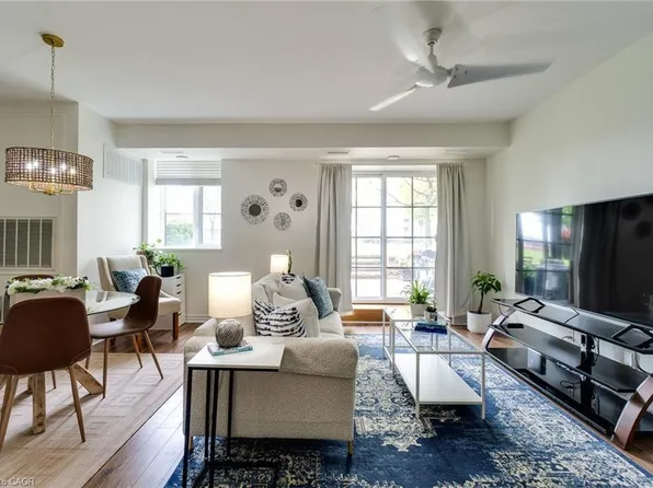 262 Dundas St E #105, Hamilton, ON L8B 1A9