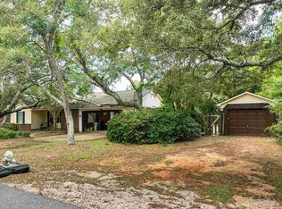 1643 Balogh Dr, Gulf Breeze, FL 32563