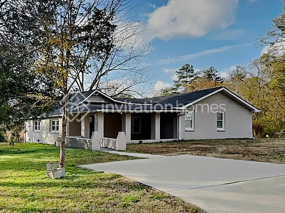 547 Rustic Rd