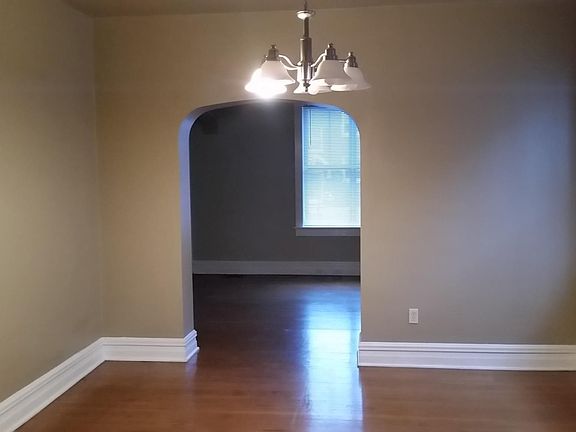 Dining room or office or other uses possible