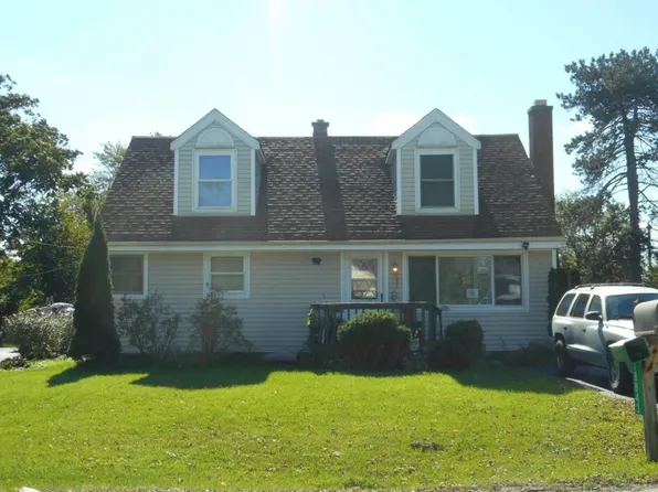 18843 W Deerpath Rd, Grayslake, IL 60030