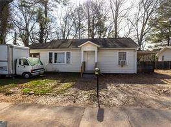 241 E Killian St, Canton, GA 30114