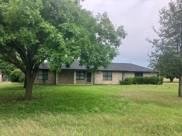 811 N 4th St, Jarrell, TX 76537