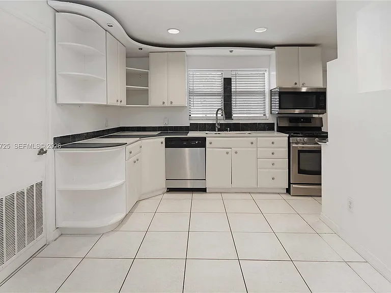 706 S 19th Ave — Photo 12
