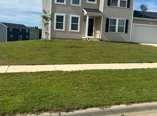 421 Oak View Dr, Middleville, MI 49333