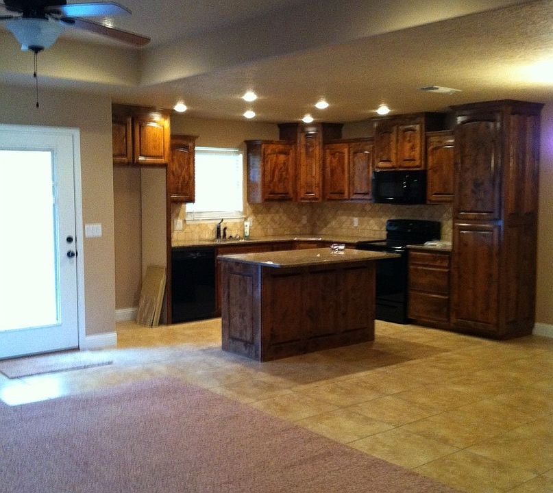 1st image of 124 Mariposa Dr