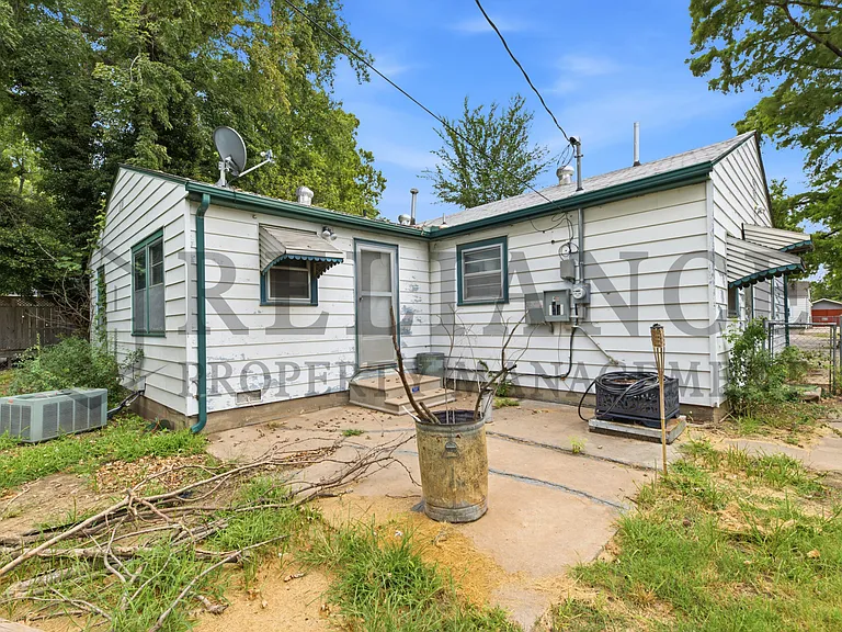 1620 E Selma St — Photo 5