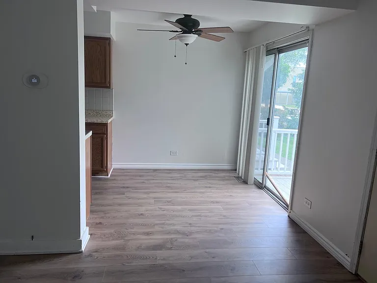 305 Northwestern Ct #B — Photo 11