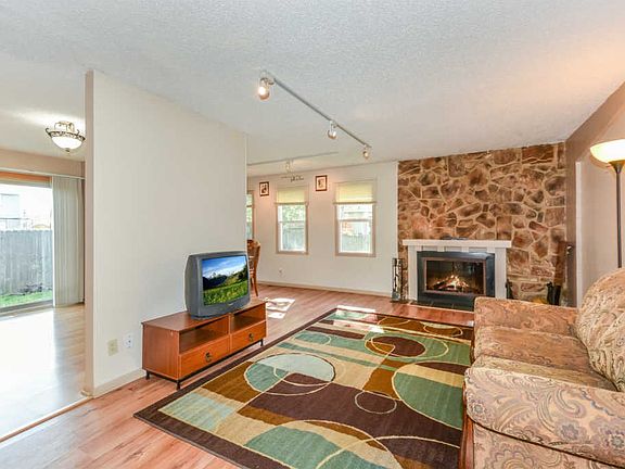 4th image of 13839 W Appleway Ct