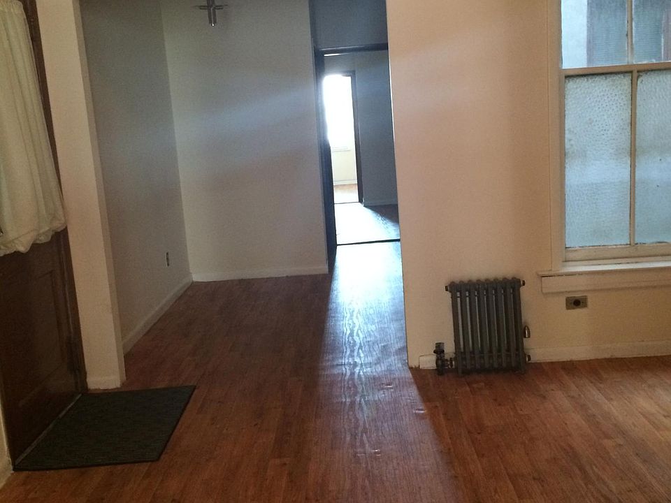 1st image of 4314 34th Ave APT 1