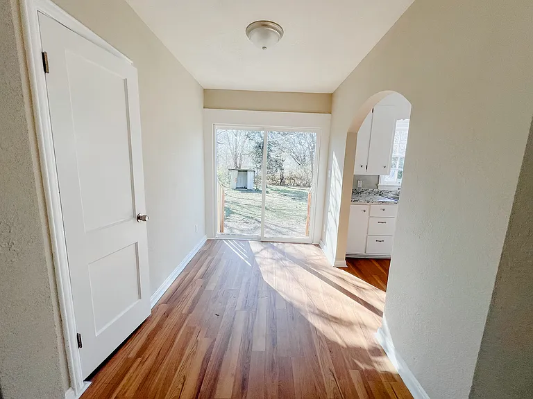 635 N Battin Ave — Photo 4