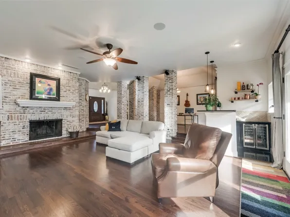 9154 Cochran Heights Dr, Dallas, TX 75220