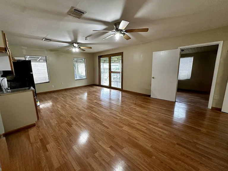 415 Chalmers Ave #2 — Photo 4