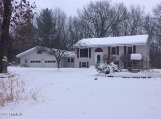 5010 Thirteen Mile Rd NE, Rockford, MI 49341