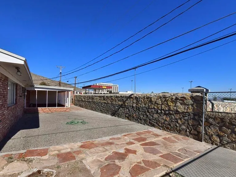 4700 Louisiana St — Photo 37