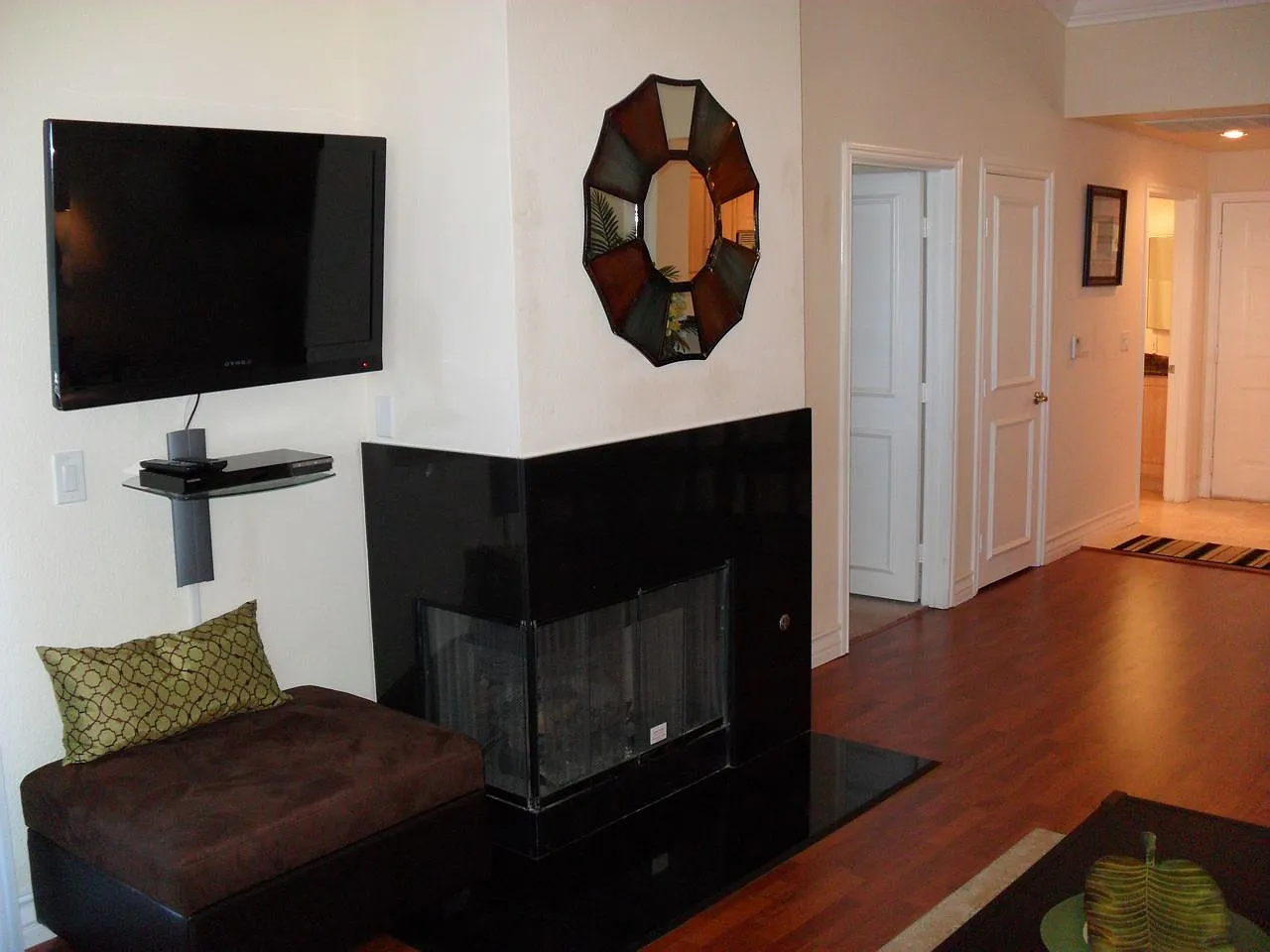 Meridian Upgraded Top Floor 1 Bed | 1 Bath Unit (Vinyl Flooring in Bedroom Area) — Photo 3