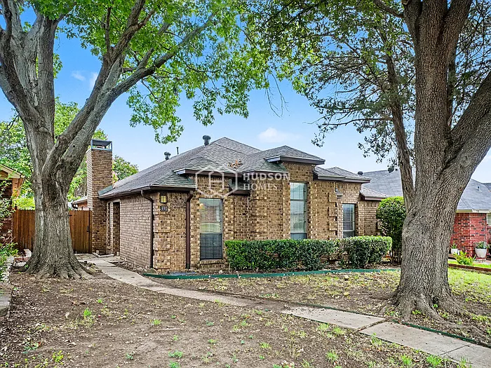 330 Bryant Ln — Photo 1