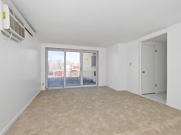 3rd image of 7930 W 95th St APT 2E