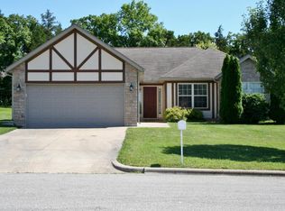 98 Shiloh St, Branson, MO 65616