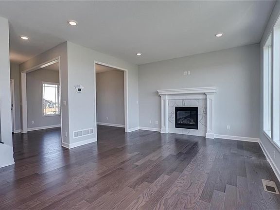 5th image of 118 SE Ayden Ln