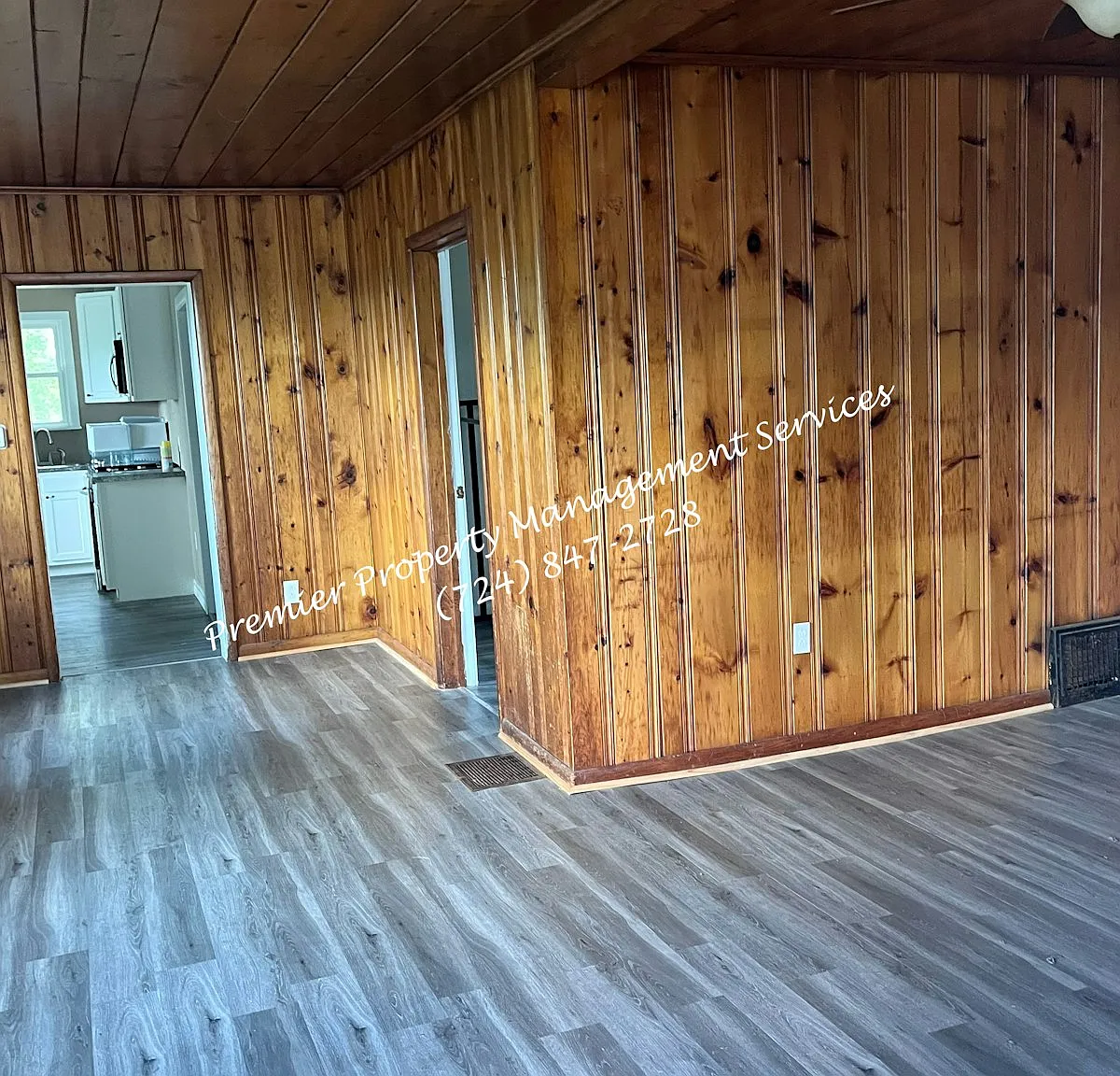 215 Ross Avenue — Photo 2