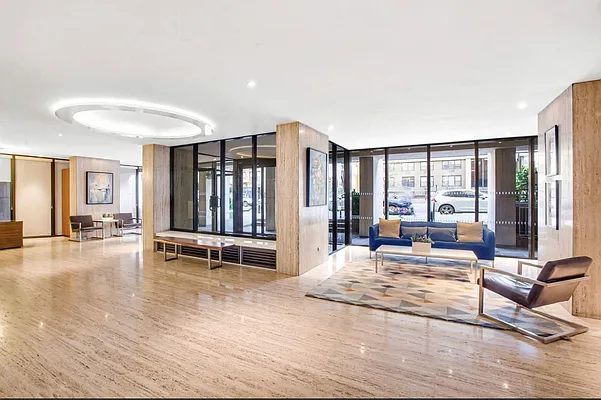 Sold by R New York | media 7