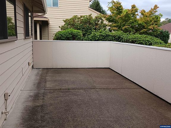 3rd image of 2937 Cedarwood Ct SE