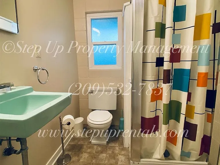 483 E Jackson St — Photo 8