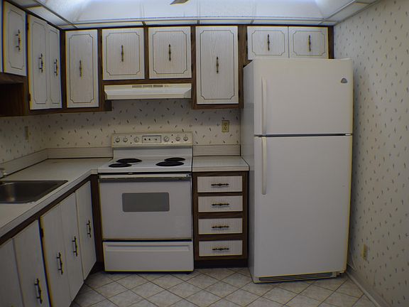 3rd image of 304 Normandy Ln #G