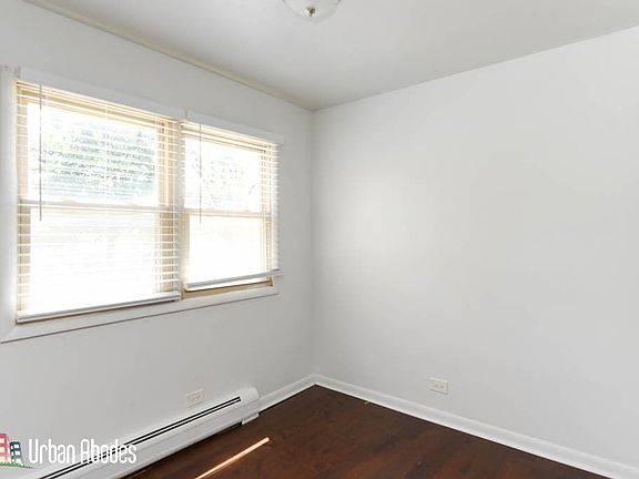 4th image of 7319 N Rogers Ave #101