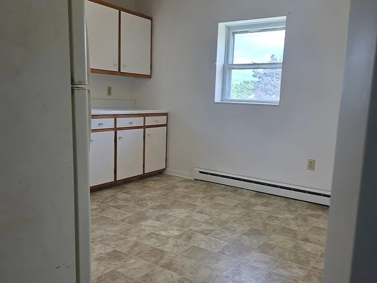 150 McCauley Ave — Photo 4