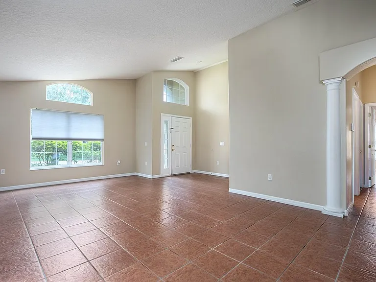 13814 Mirror Lake Dr — Photo 2
