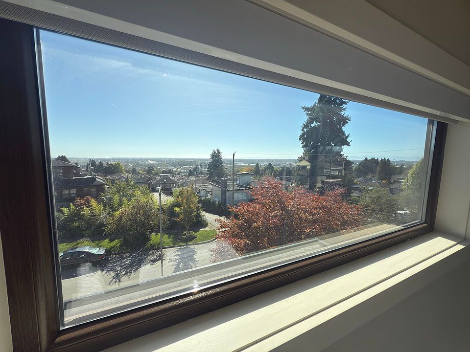 1st image of 7689 Jasper Cres