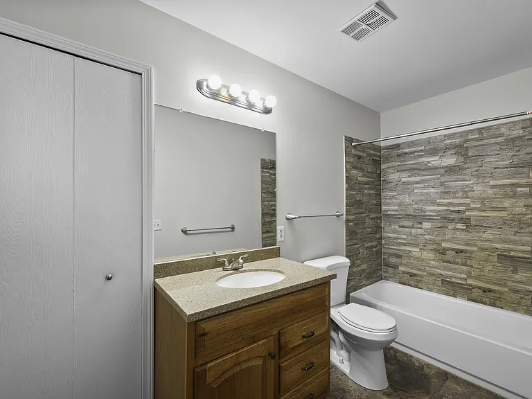 2245 S Commerce Rd — Photo 13