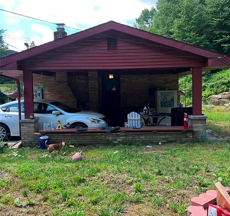 2nd image of 2435 Walnut Dr