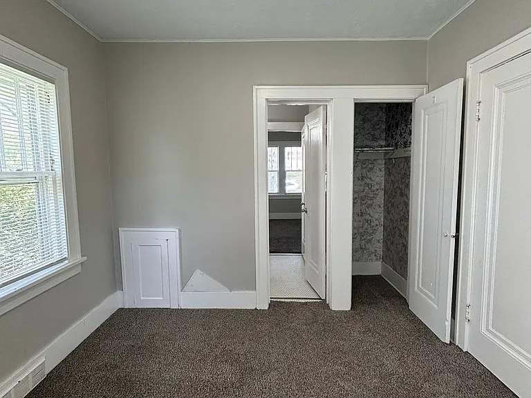 3516 N 47th Ave — Photo 16