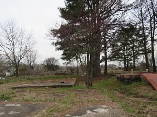 7704 Center Dr, Newport, AR 72112