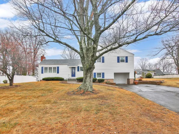 32 Countryside Lane, Suffield, CT 06078