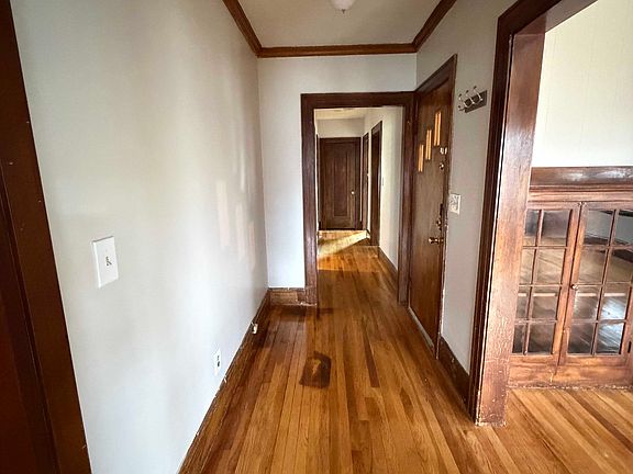2nd image of 36 Newton St #2