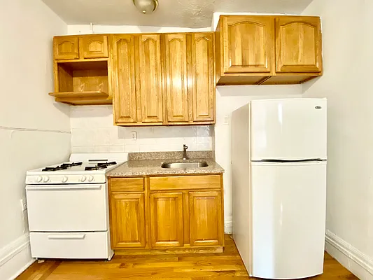 Rented by Bohemia Realty Group | media 29