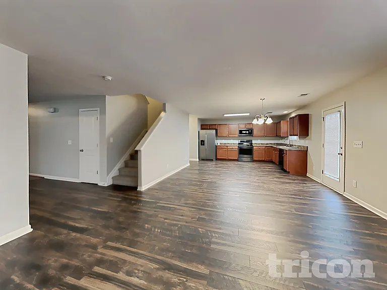 1594 Weatherend Dr — Photo 3