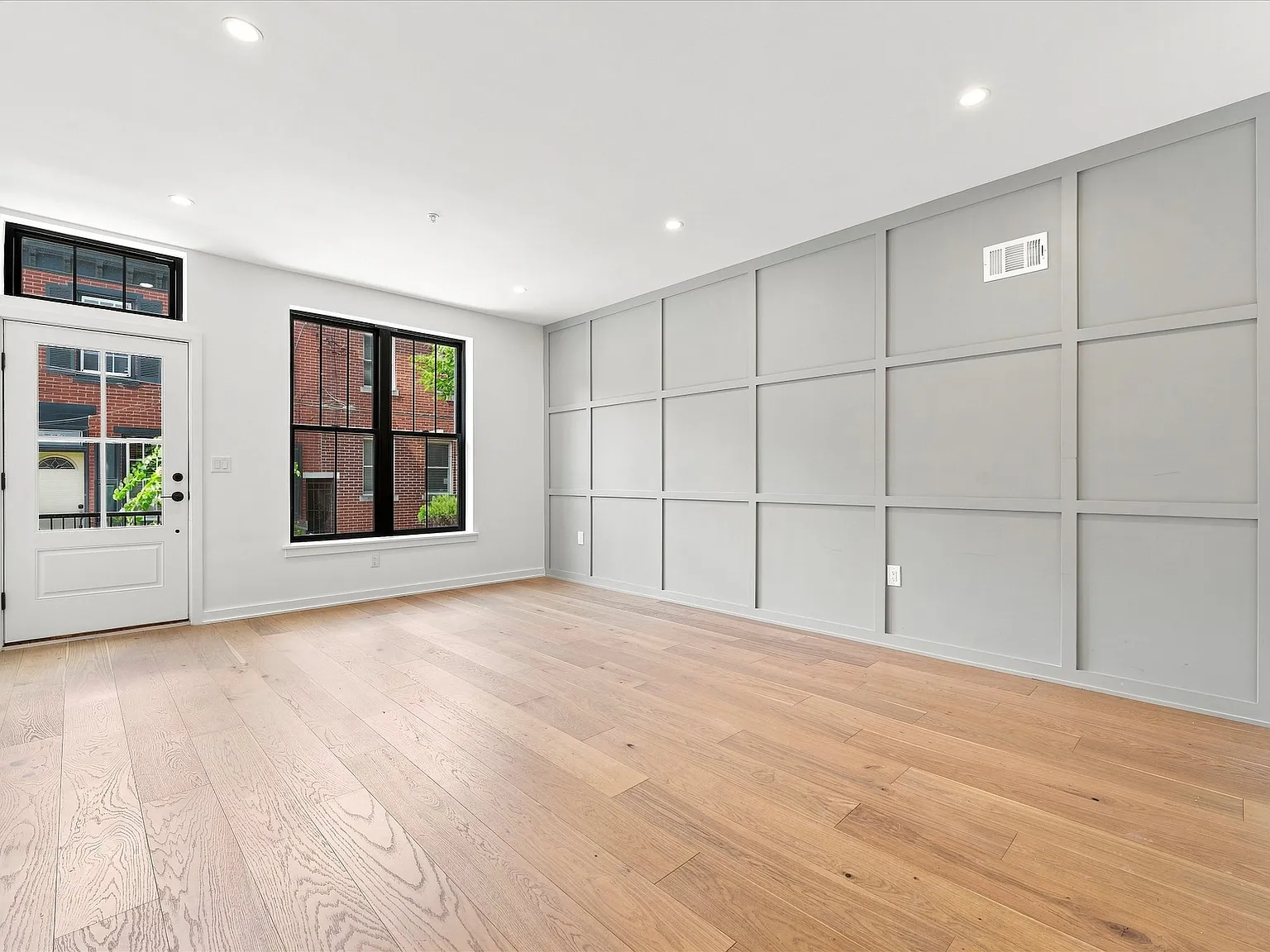 3 bed, 2.5 bath, 2300 sqft, $6,250 — Photo 3