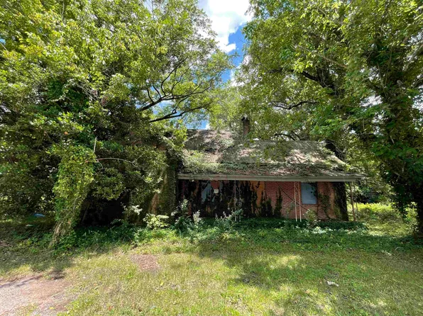 Peachtree St, Gaffney, SC 29341