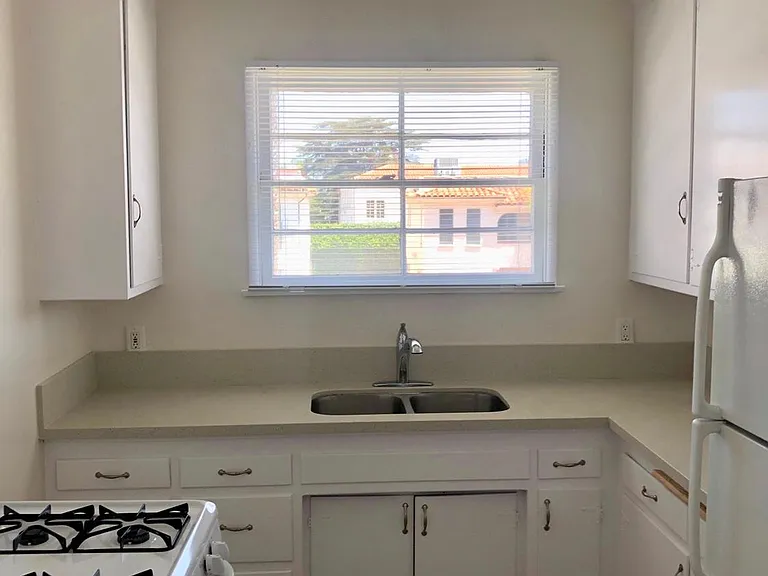 1217 S Holt Ave #5 — Photo 17