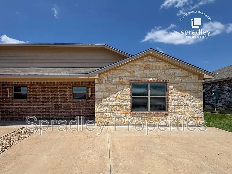 1560 Vani Ct — Photo 1